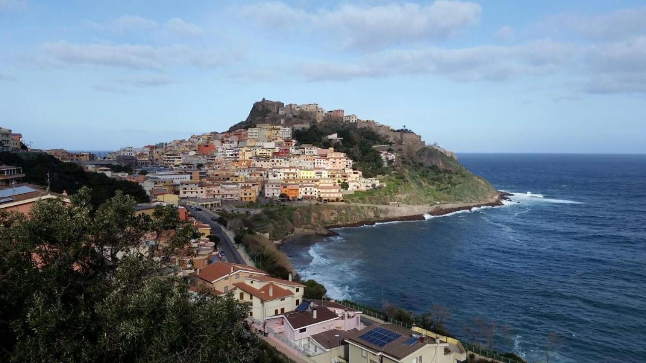 La Tartaruga Spiaggiata - Bilocale Centrale A Pochi Metri Dalla Spiaggia Castelsardo Dış mekan fotoğraf